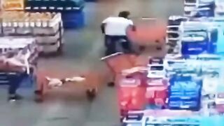 Dude throws a whole SHOPPING CART at another customer, I literally can't even