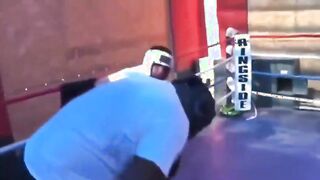 Former NFL player Kellen Heard vs a boxer - who ya got