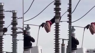800 lose power because woman suffers breakdown