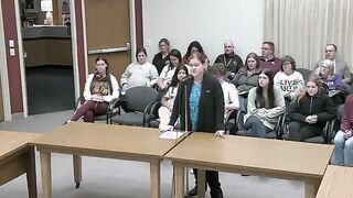 Mom advocates for free speech at school board meeting